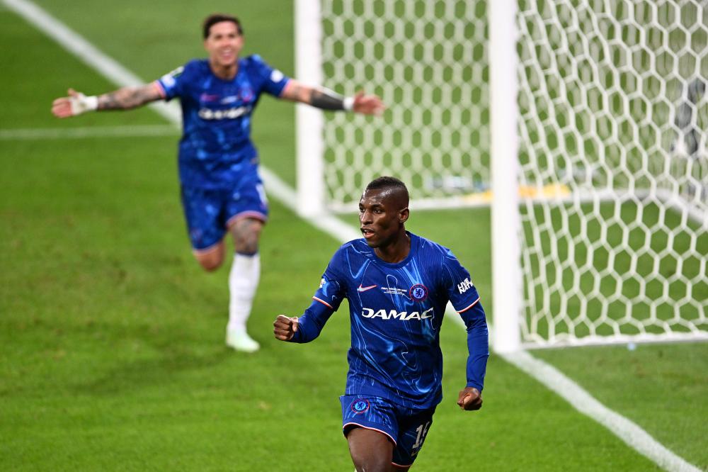 凯尔特人压哨绝杀全场沸腾