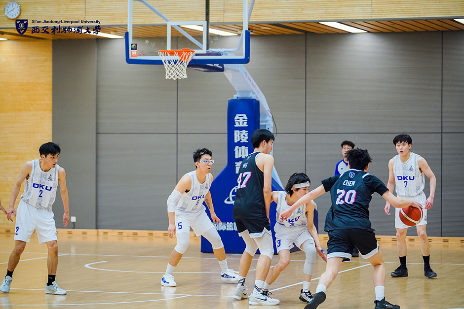 天空体育：利物浦对伊萨克的首份报价为1.1亿镑外加浮动